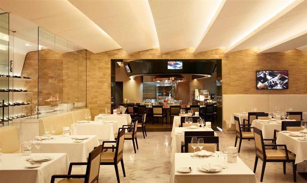 होटल Sofitel Dubai Palm Apartments